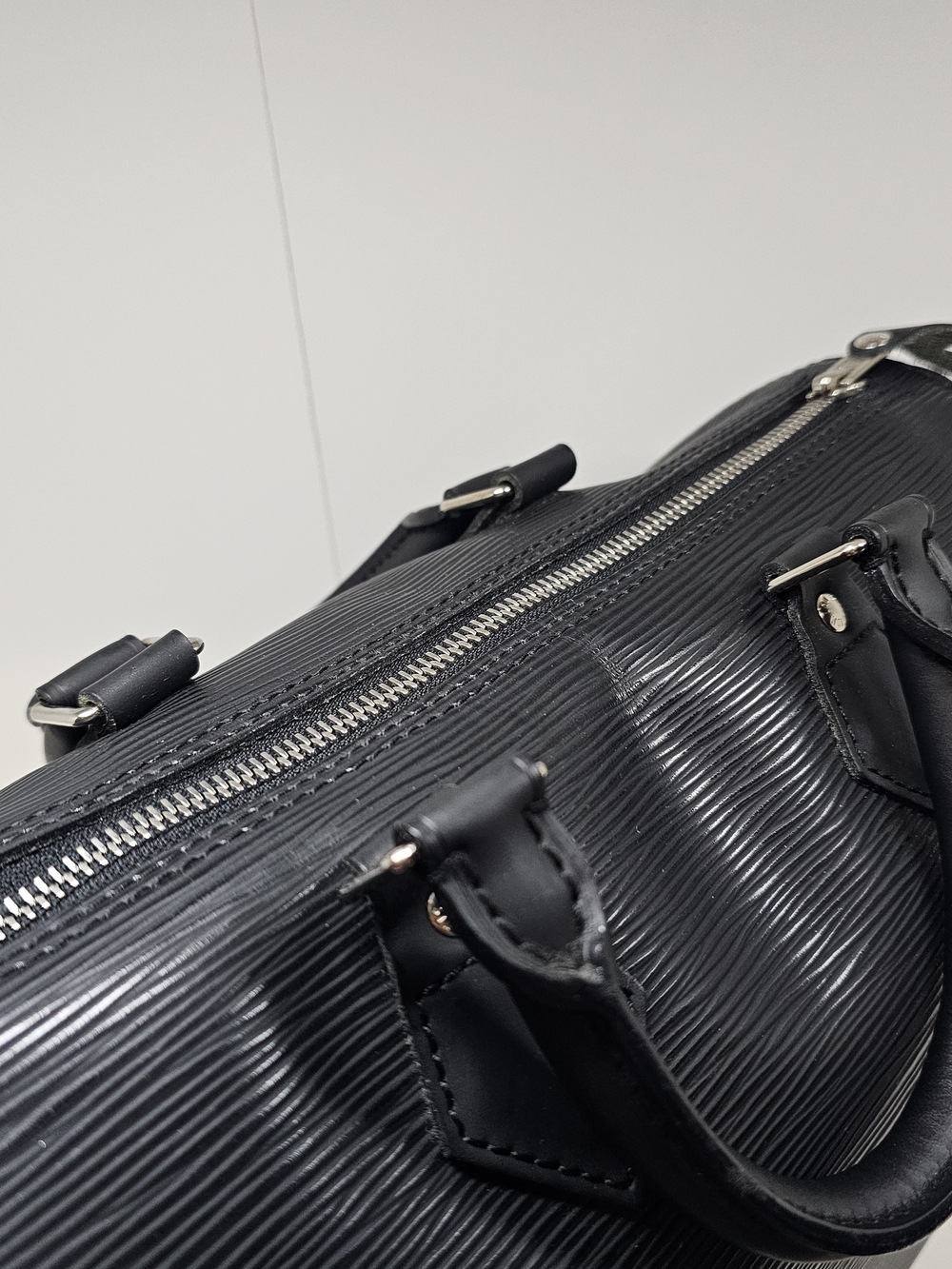 Louis Vuitton Epi Black Structured Leather Travel Holdall Bag - Picture 15 of 16